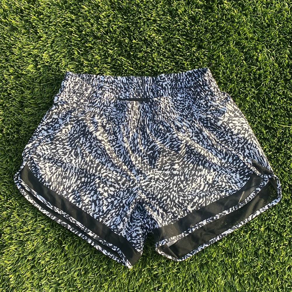 Athleta Printed Mesh Racer Run Shorts 4”